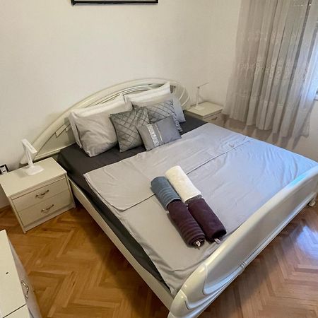 Апартаменты Apartman Robert Задар Экстерьер фото