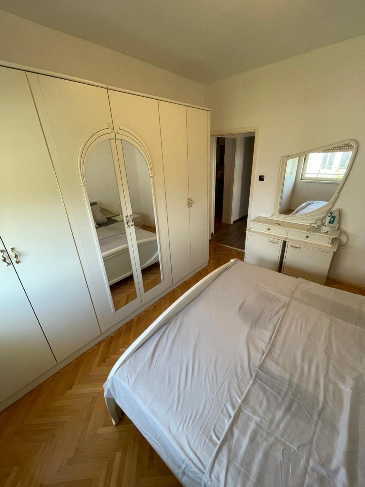 Апартаменты Apartman Robert Задар Экстерьер фото